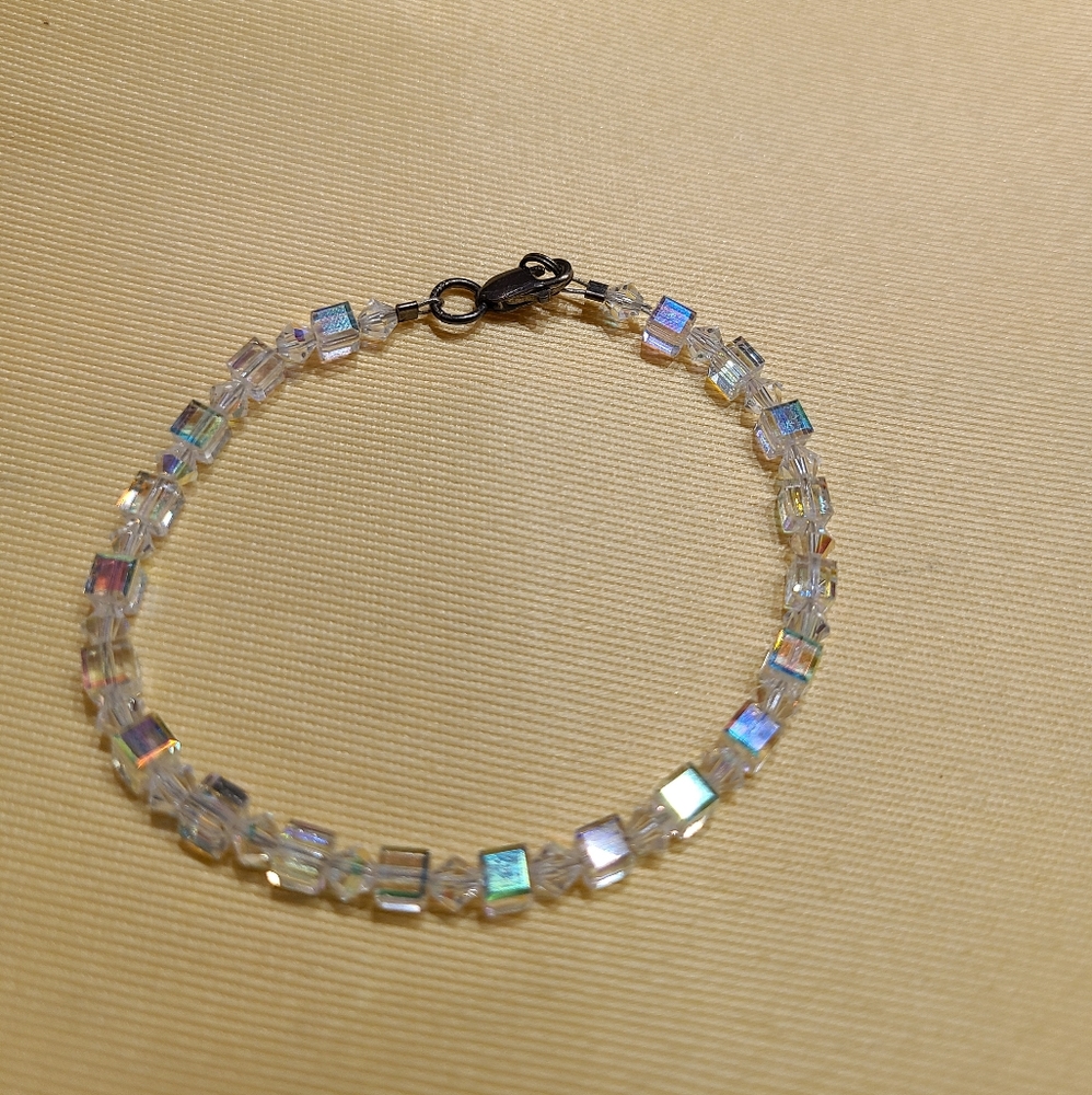 Shiny bracelet